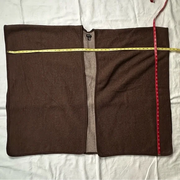 Minimalist Brown & Gray Wrap - Picture 9 of 14
